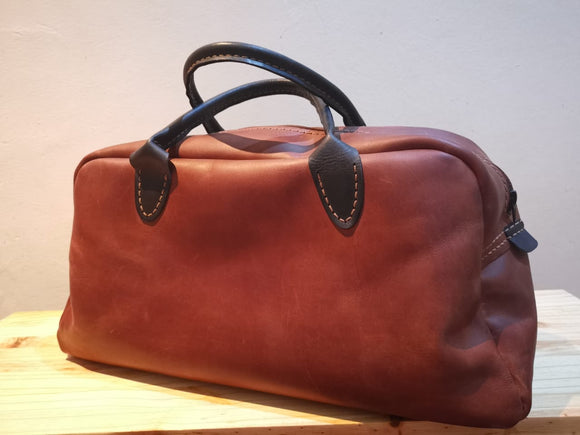 Men's leather overnight bag